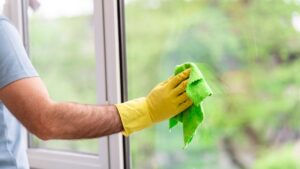Read more about the article Green Window Cleaning Solutions for Eco-Friendly Commercial Buildings