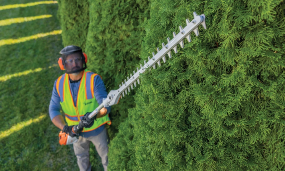 Read more about the article Why Battery Powered Tools Are Changing Landscape Maintenance Today