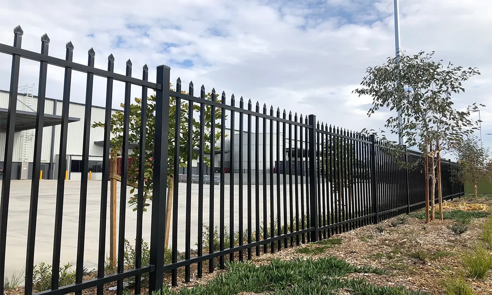 You are currently viewing Why Material Quality Matters In Commercial Fence Manufacturing